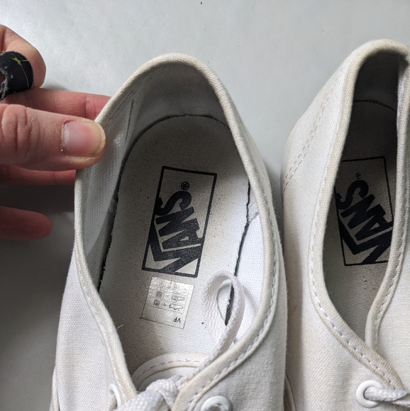 White Vans size 8.5 women's - Picture 3 of 8